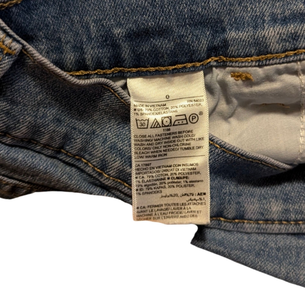 Old Navy Denim Shorts | Size 0 - Picture 6 of 7